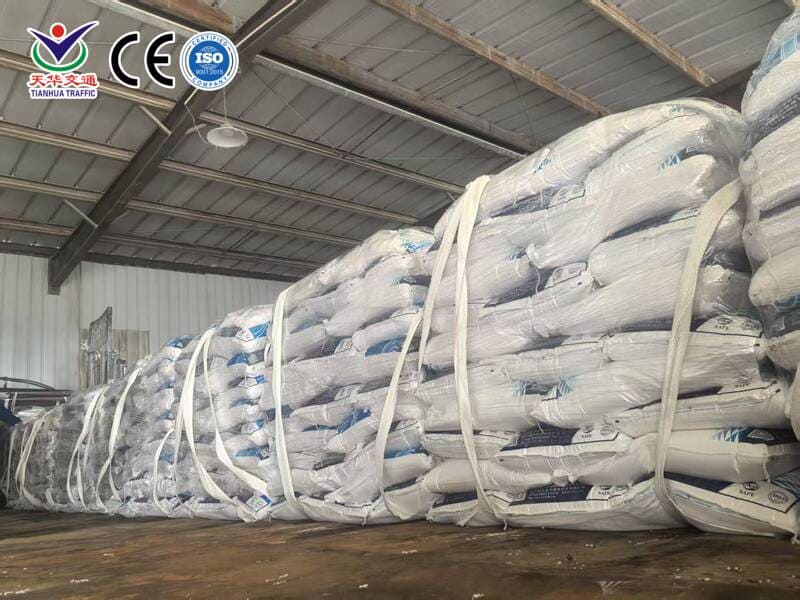 Thermoplastic road marking paint shipping loading container export