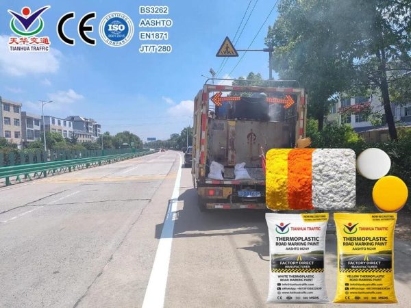 BS 3262 thermoplastic road marking paint in white and yellow for highways