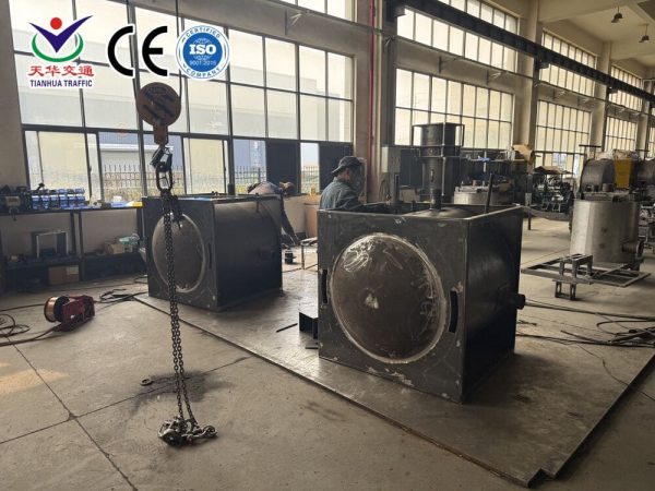 DCHP-1000DG Dual-Fuel Hydraulic Double-Cylinder Thermoplastic Melting Kettle China DCHP-1000DG Dual-Fuel Hydraulic Double-Cylinder Thermoplastic Melting Kettle China