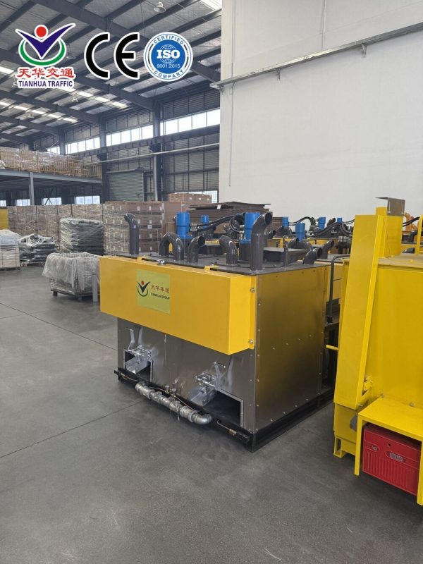 DCHP-1200DG Dual-Fuel Hydraulic Double-Cylinder Thermoplastic Melting Kettle Manufacturer DCHP-1200DG Dual-Fuel Hydraulic Double-Cylinder Thermoplastic Melting Kettle Manufacturer