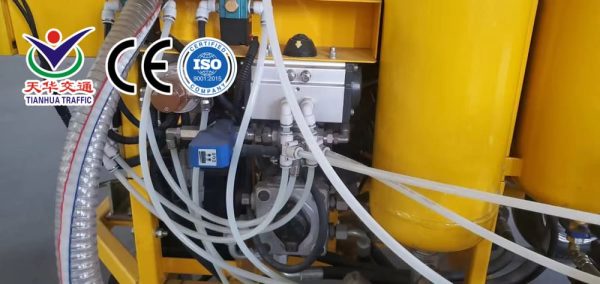 HRMM-EDL133 Self-Propelled Two-Component Dot Line Road Marking Machine For sale