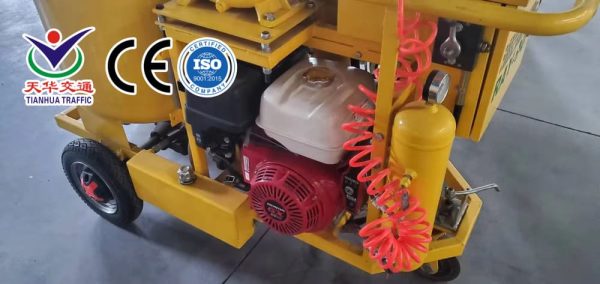 HRMM-EDL133 Self-Propelled Two-Component Dot Line Road Marking Machine Manufacturer