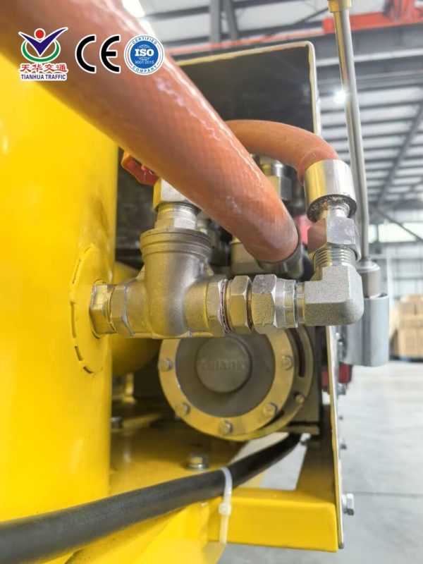 MYL-180 Compact Ride-On Thermoplastic Road Marking Machine CE MYL-180 Compact Ride-On Thermoplastic Road Marking Machine CE