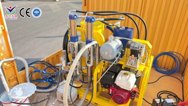 vehicle-mounted-cold-spray-road-marking-machine-Factory-Direct